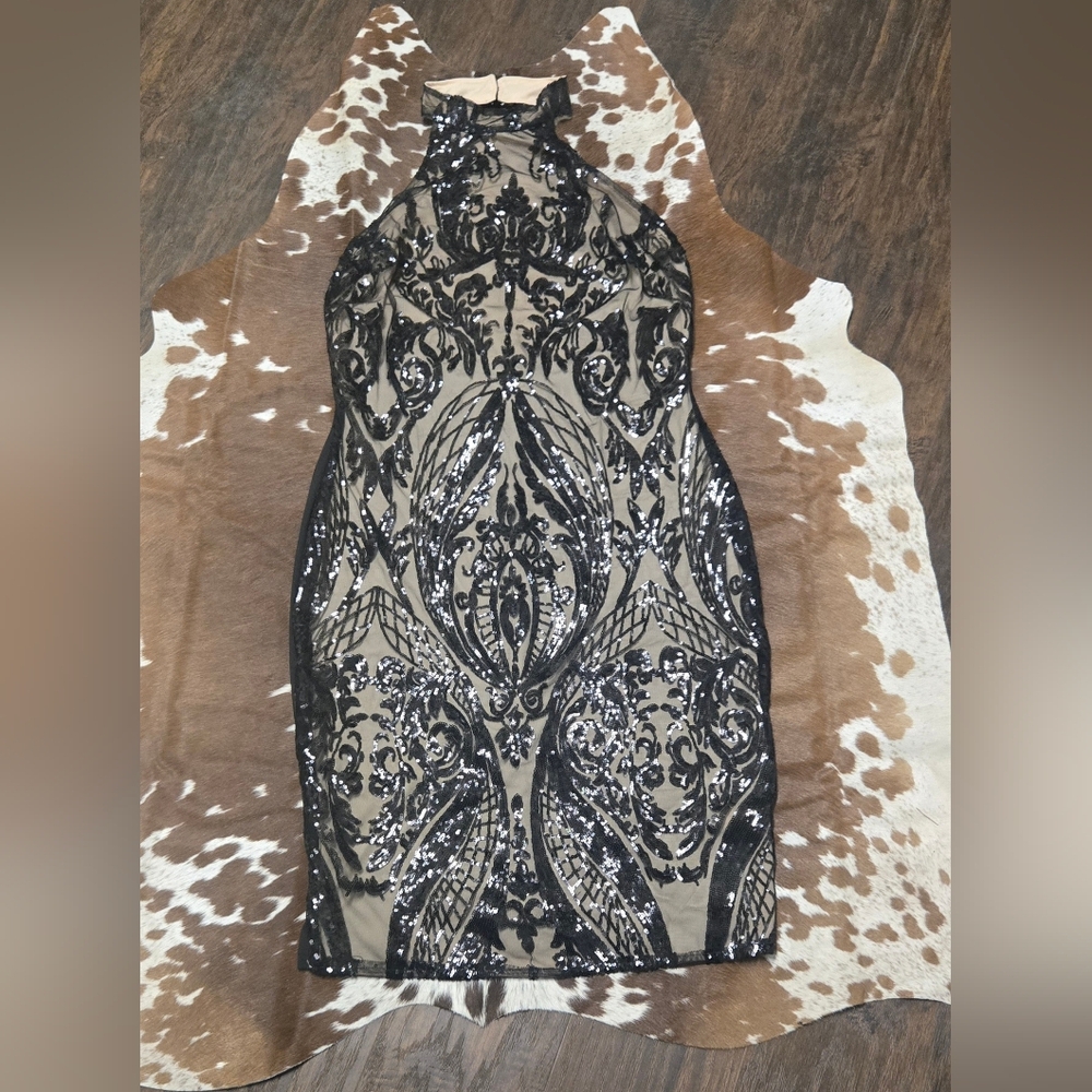 Elegant Black Sequin Haulter Neck Dress